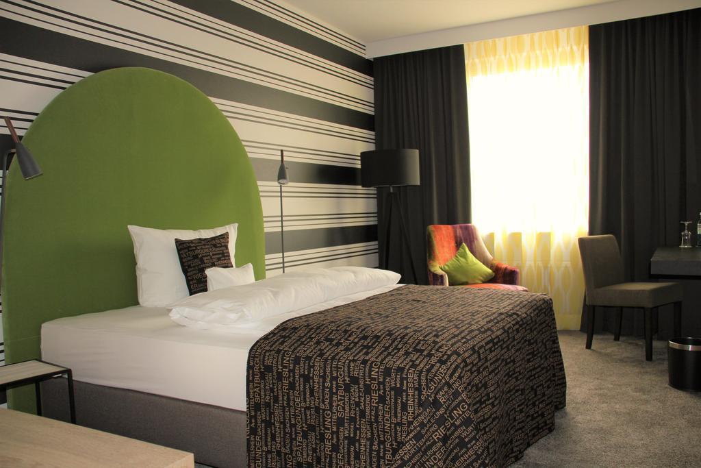 Naegler'S Fine Lounge Hotel Oestrich-Winkel Ngoại thất bức ảnh