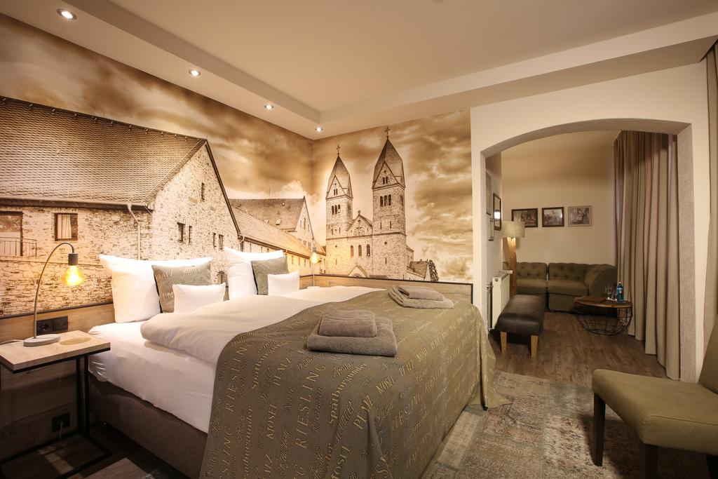 Naegler'S Fine Lounge Hotel Oestrich-Winkel Ngoại thất bức ảnh