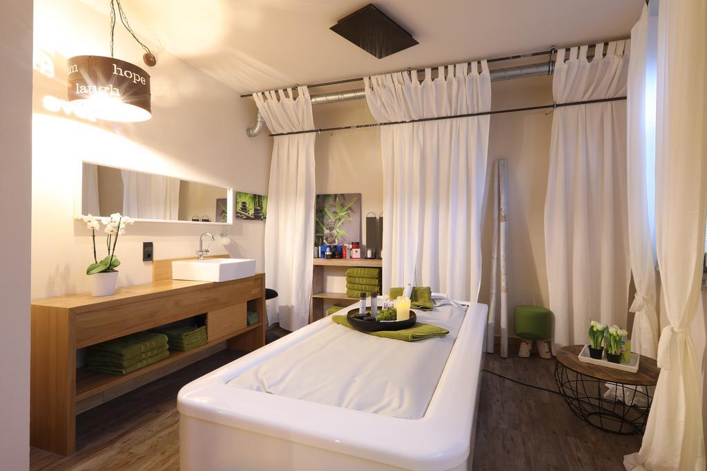 Naegler'S Fine Lounge Hotel Oestrich-Winkel Ngoại thất bức ảnh