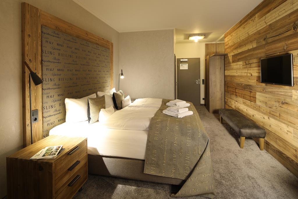 Naegler'S Fine Lounge Hotel Oestrich-Winkel Ngoại thất bức ảnh