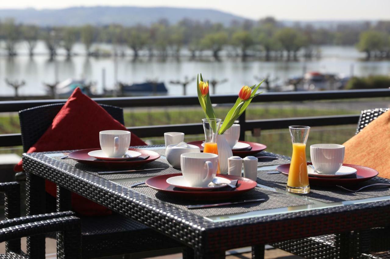 Naegler'S Fine Lounge Hotel Oestrich-Winkel Ngoại thất bức ảnh